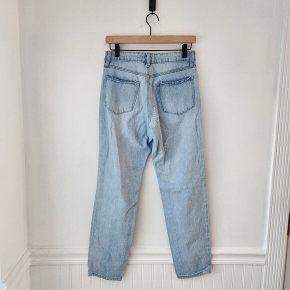 BP. Light Wash High Rise Distressed Denim Mom Jeans Women's 26 - Picture 2 of 7